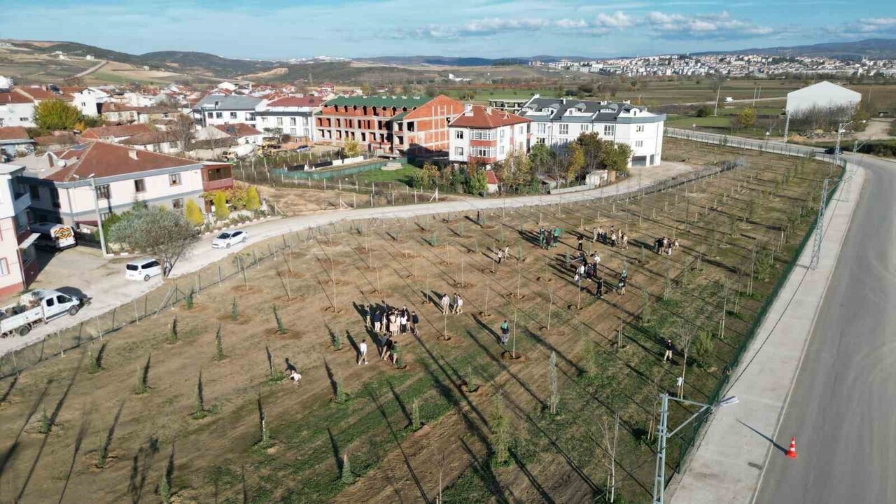 İNEGÖL BELEDİYESİ AKHİSAR MAHALLESİ AKKANAL SOKAK’TA 2 PARÇADAN OLUŞAN TOPLAM 23 DÖNÜM ÜZERİNDE...