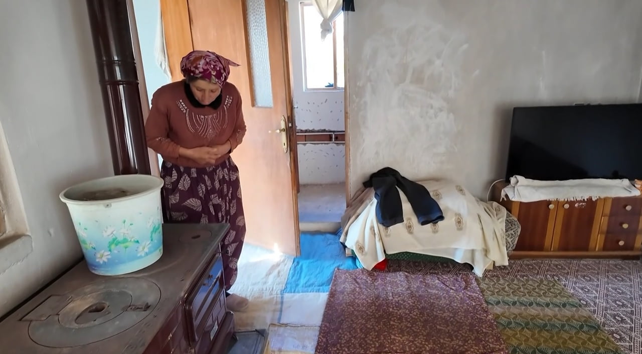 ISPARTA’NIN ŞARKİKARAAĞAÇ İLÇESİNE BAĞLI ÇALTI KÖYÜ’NDE ZOR YAŞAM KOŞULLARIYLA MÜCADELE EDEN...