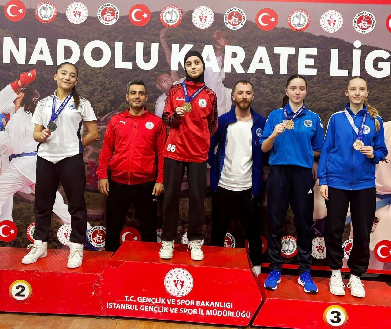 İSTANBUL'DA DÜZENLENEN ANADOLU KARATE LİGİ FİNALLERİ'NDE MÜCADELE EDEN KÖRFEZ GENÇLERBİRLİĞİ SPOR...