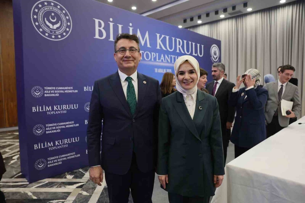 İYTE REKTÖRÜ PROF. DR. YUSUF BARAN, AİLE VE SOSYAL HİZMETLER BAKANLIĞI BÜNYESİNDE FAALİYET...