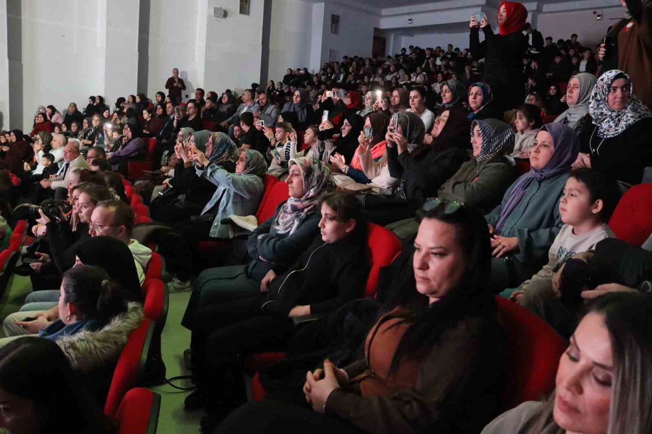 İZMİR İL MİLLİ EĞİTİM MÜDÜRLÜĞÜ, "23 ARALIK DÜNYA ŞEHİT ÇOCUKLAR GÜNÜ" KAPSAMINDA KARABAĞLAR’DA...