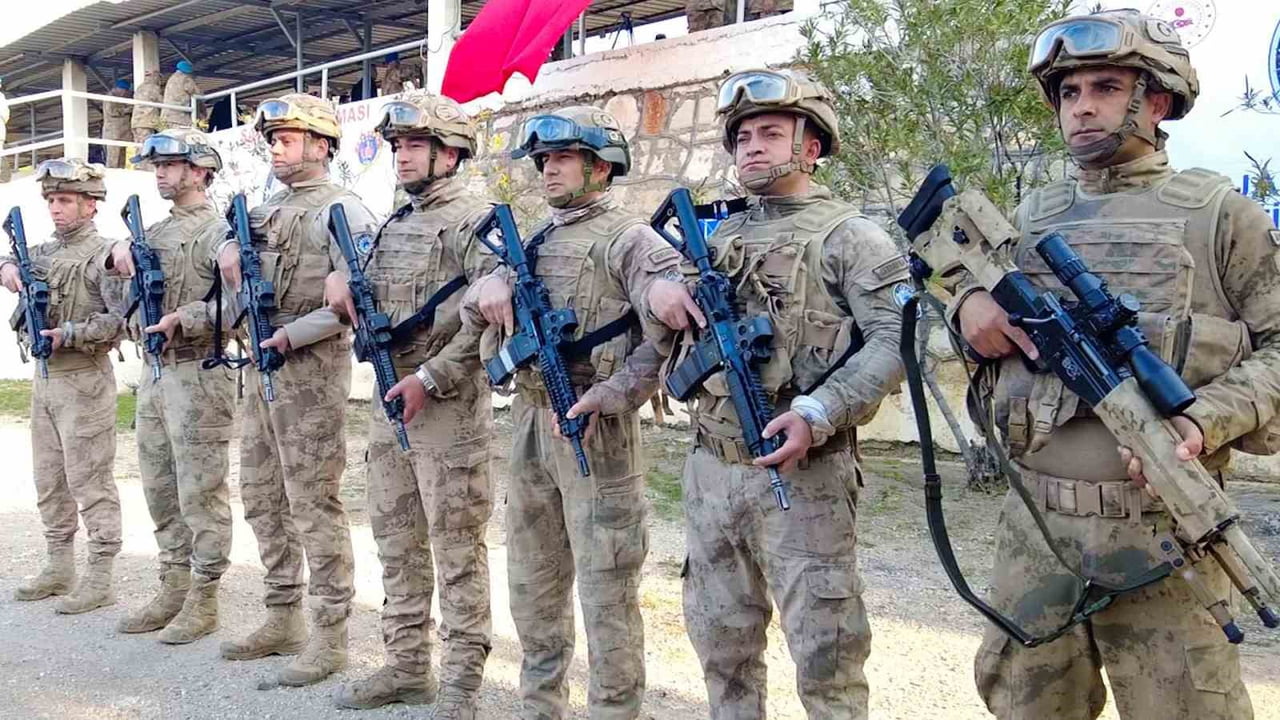 JANDARMA GENEL KOMUTANLIĞI TARAFINDAN BU YIL İLK KEZ DÜZENLENEN "SAVAŞÇI YARIŞMASI", FOÇA JANDARMA...