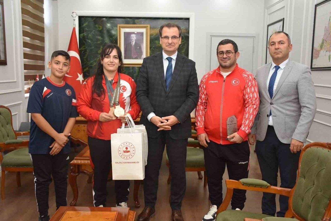 JAPONYA’NIN TOKYO KENTİNDE DÜZENLENEN 25. İŞİTME ENGELLİLER YAZ OLİMPİYAT OYUNLARI’NDA 78 KİLO...