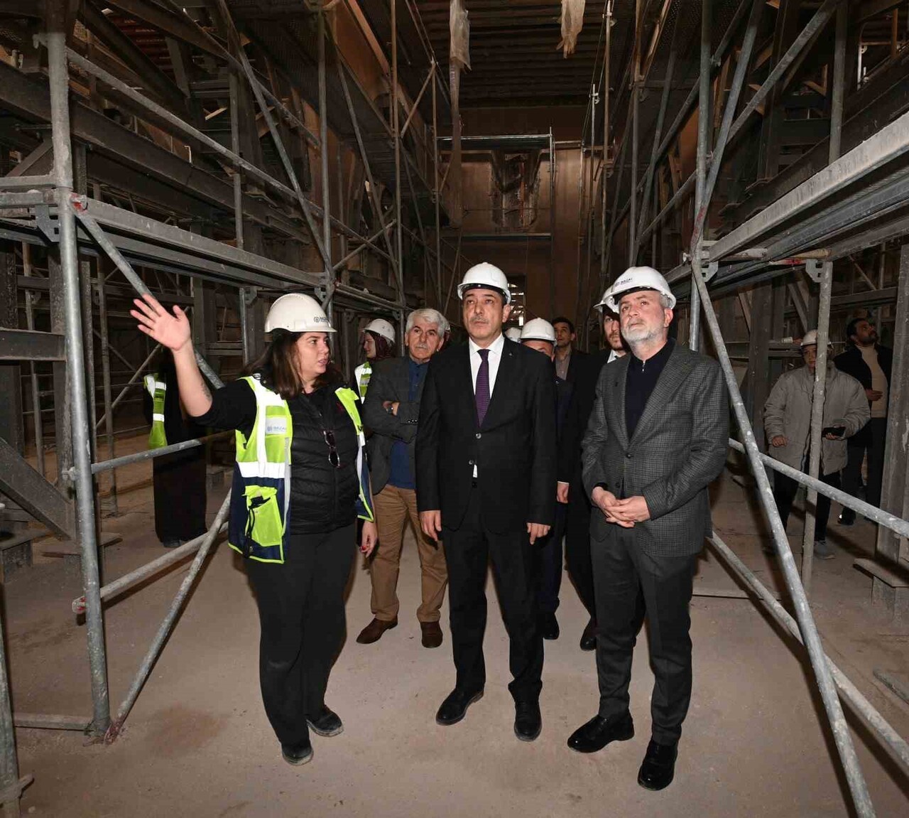 KAHRAMANMARAŞ BÜYÜKŞEHİR BELEDİYE BAŞKANI FIRAT GÖRGEL, ŞEHİR MERKEZİNDE RESTORASYON ÇALIŞMALARI...