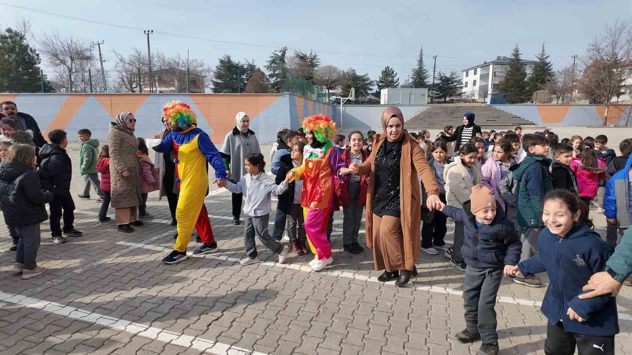 KAHRAMANMARAŞ BÜYÜKŞEHİR BELEDİYESİ EKİNÖZÜ'NDE ÖZEL GEREKSİNİMLİ ÇOCUKLARA YÖNELİK ANLAMLI BİR...