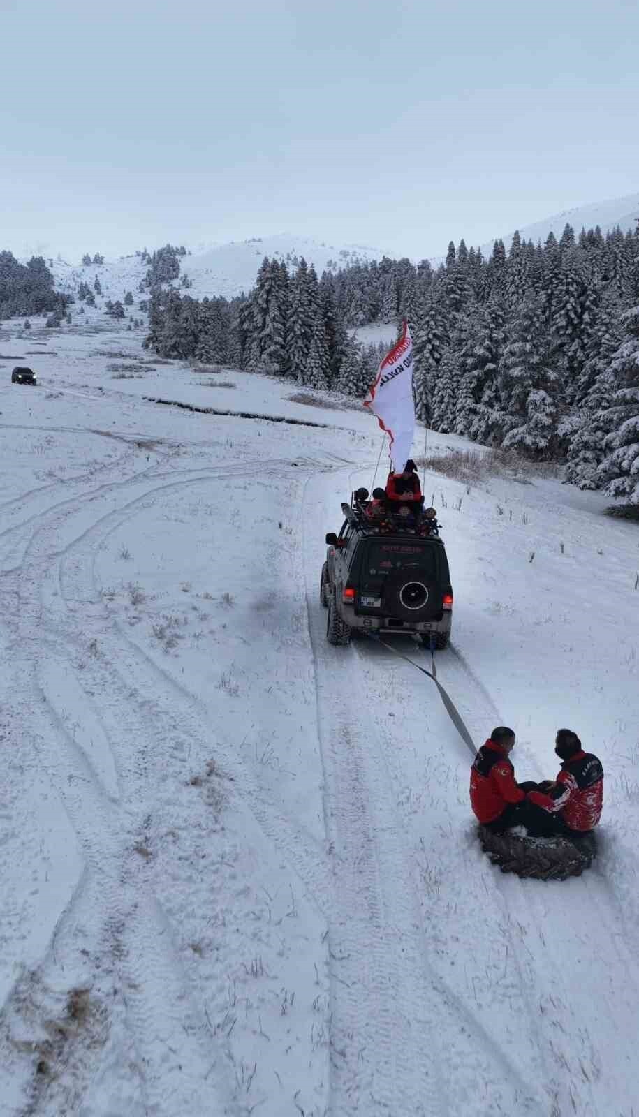 KAMPOFF KASTAMONU KULÜBÜNE BAĞLI OFF-ROAD’CILAR, MEVSİMİN İLK KAR YAĞIŞI SONRASI BEYAZ ÖRTÜYLE...