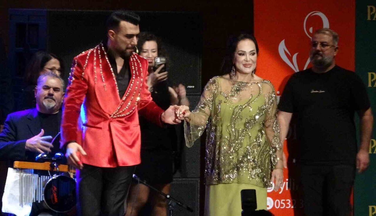 KANUN VİRTÜÖZÜ AHMET BARAN’IN ŞEFLİĞİNİ YAPTIĞI ‘İYİLİK KOROSU’, TÜRK SİNEMASININ EFSANE...