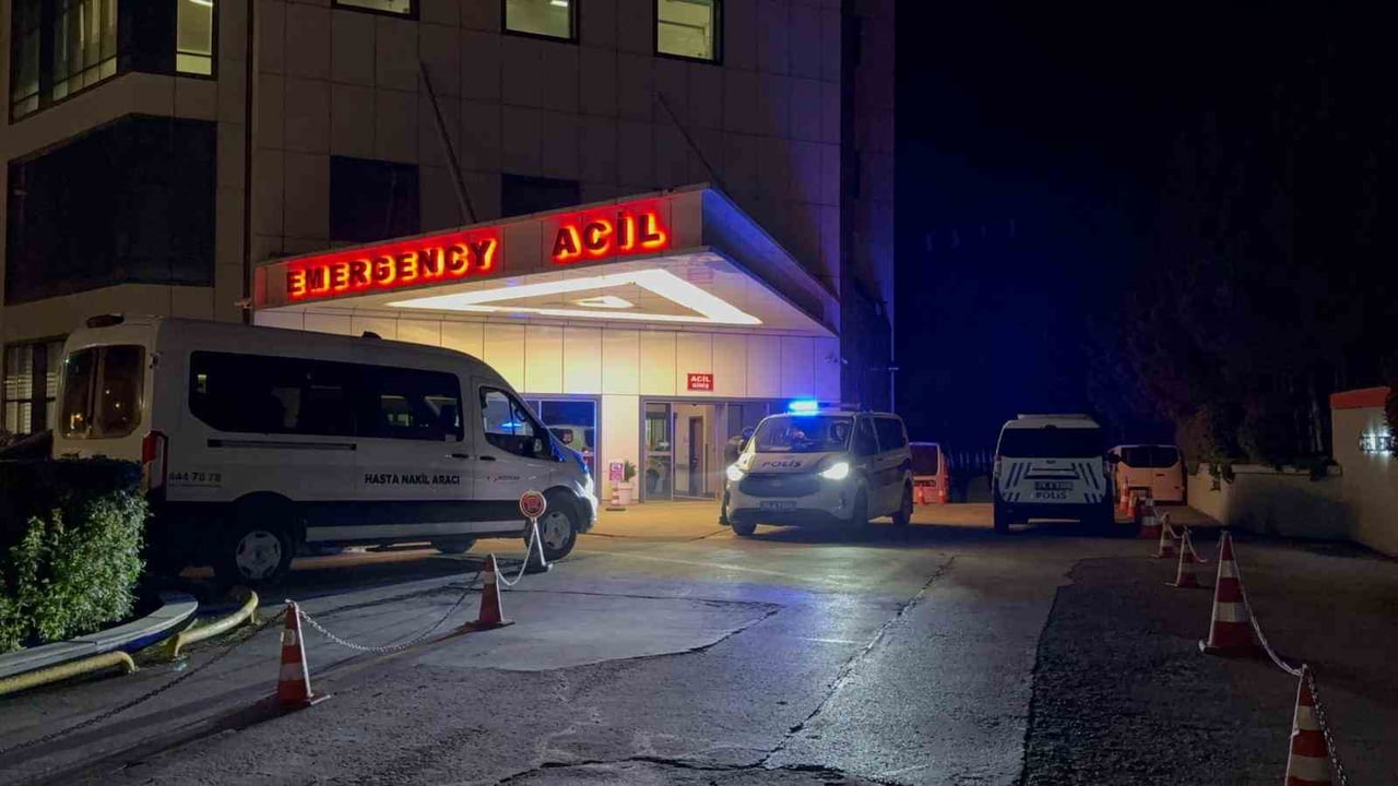 KARABÜK’TE KONTROLDEN ÇIKAN MOTOSİKLETİN DEVRİLMESİ SONUCU SÜRÜCÜ AĞIR YARALANDI.