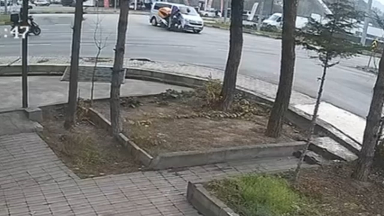 KARABÜK’TE MEYDANA GELEN İKİ AYRI TRAFİK KAZASINDA 2 KİŞİ YARALANDI.