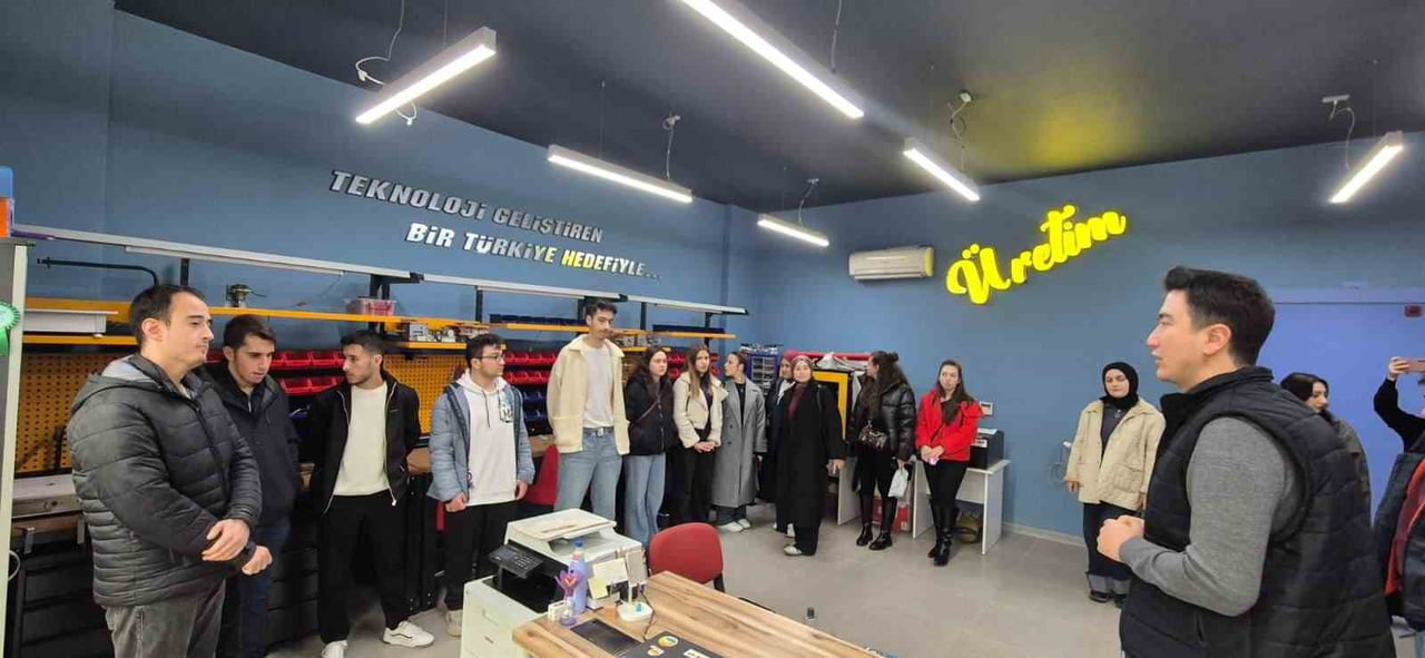 KARABÜK ÜNİVERSİTESİ BİLİŞİM TEKNOLOJİLERİ MESLEK YÜKSEKOKULU ÖĞRENCİLERİ, KARABÜK İL GENÇLİK...