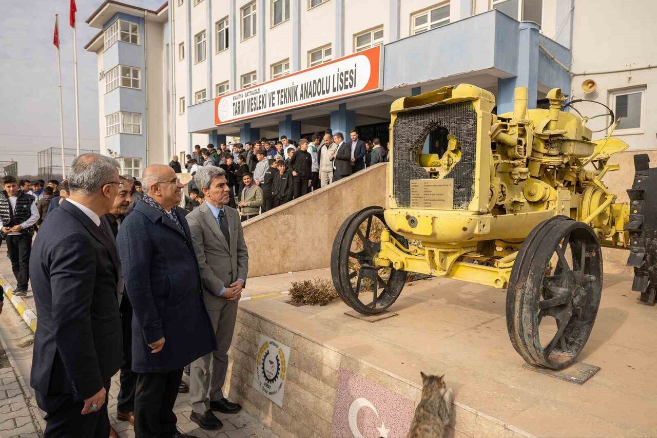 KARİYER GÜNLERİ ZİYARETLERİNE DEVAM EDEN MALATYA BÜYÜKŞEHİR BELEDİYE BAŞKANI SAMİ ER, BATTALGAZİ...