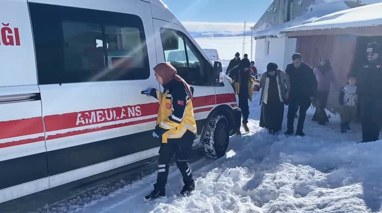 KARS’TA EKİPLER HASTA VATANDAŞLAR İÇİN SEFERBER OLDU(KARS-İHA)