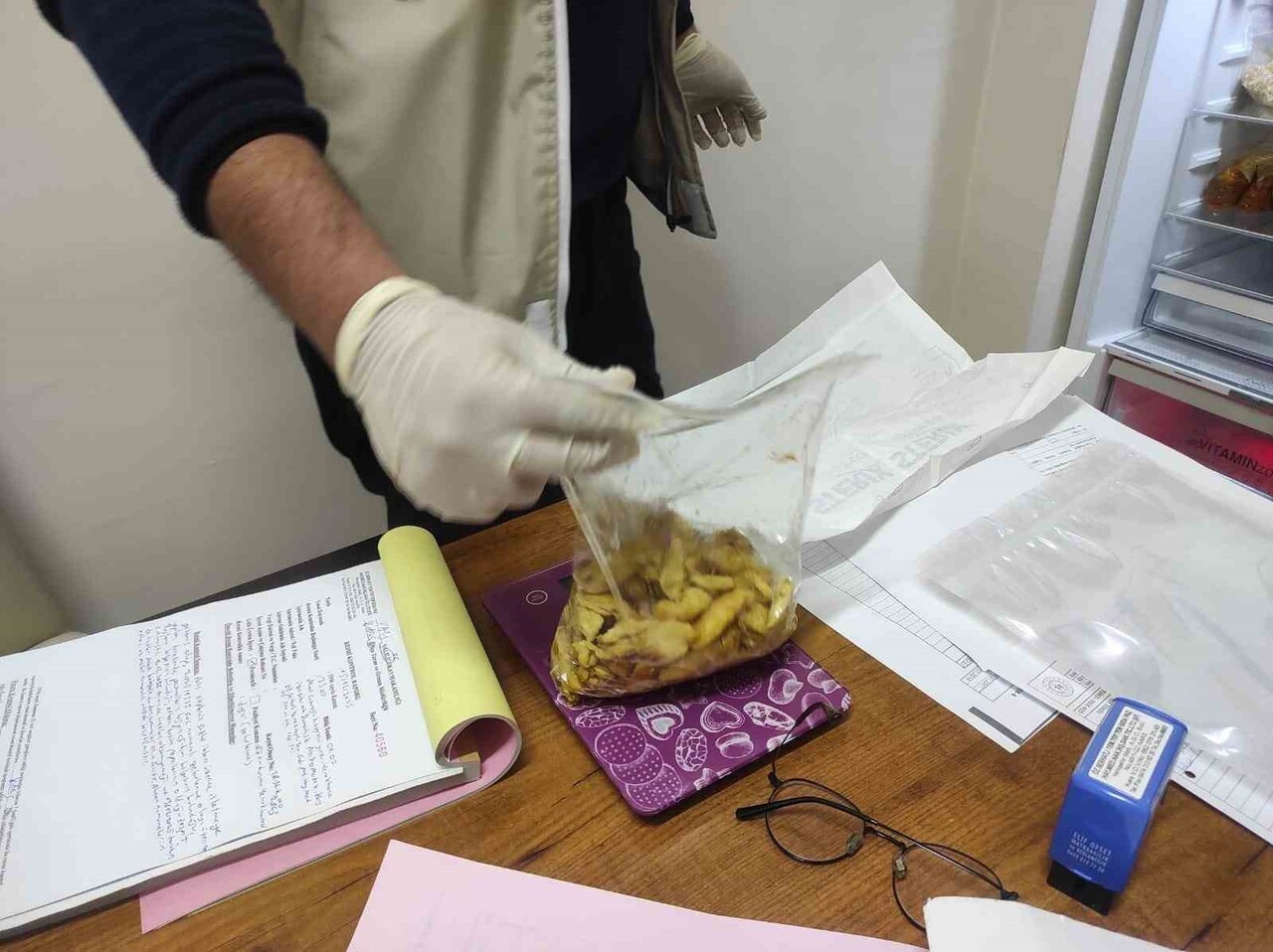 KARS’TA GIDA KONTROLLERİ SÜRÜYOR(KARS-İHA)