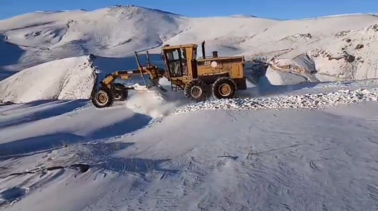 KARS’TA KAPALI KÖY YOLU KALMADI(KARS-İHA)