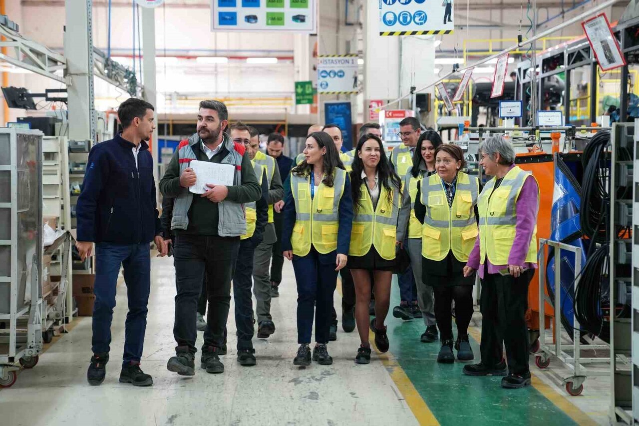 KARSAN, SOSYAL SORUMLULUK ALANINDA DA GÜÇLÜ PROJELERİ HAYATA GEÇİRMEYE DEVAM EDİYOR. BU KAPSAMDA...