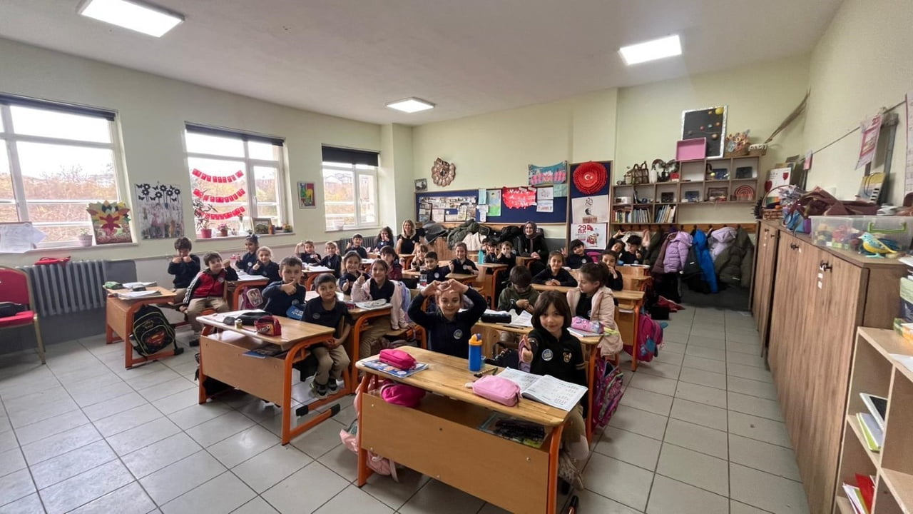 KARTEPE BELEDİYESİ, ÇOCUKLARDA ÇEVRE BİLİNCİ OLUŞTURMAK AMACIYLA YÜRÜTTÜĞÜ "SIFIR ATIK VE GERİ...