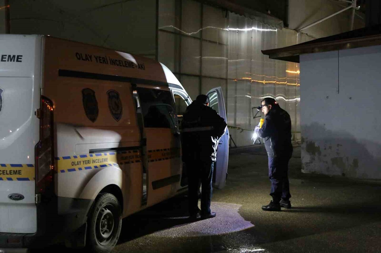 KASTAMONU’DA İKİ GRUP ARASINDA ÇIKAN KAVGADA BIÇAKLANAN KİŞİ AĞIR YARALANDI. OLAYLA İLGİLİ 4 KİŞİ...