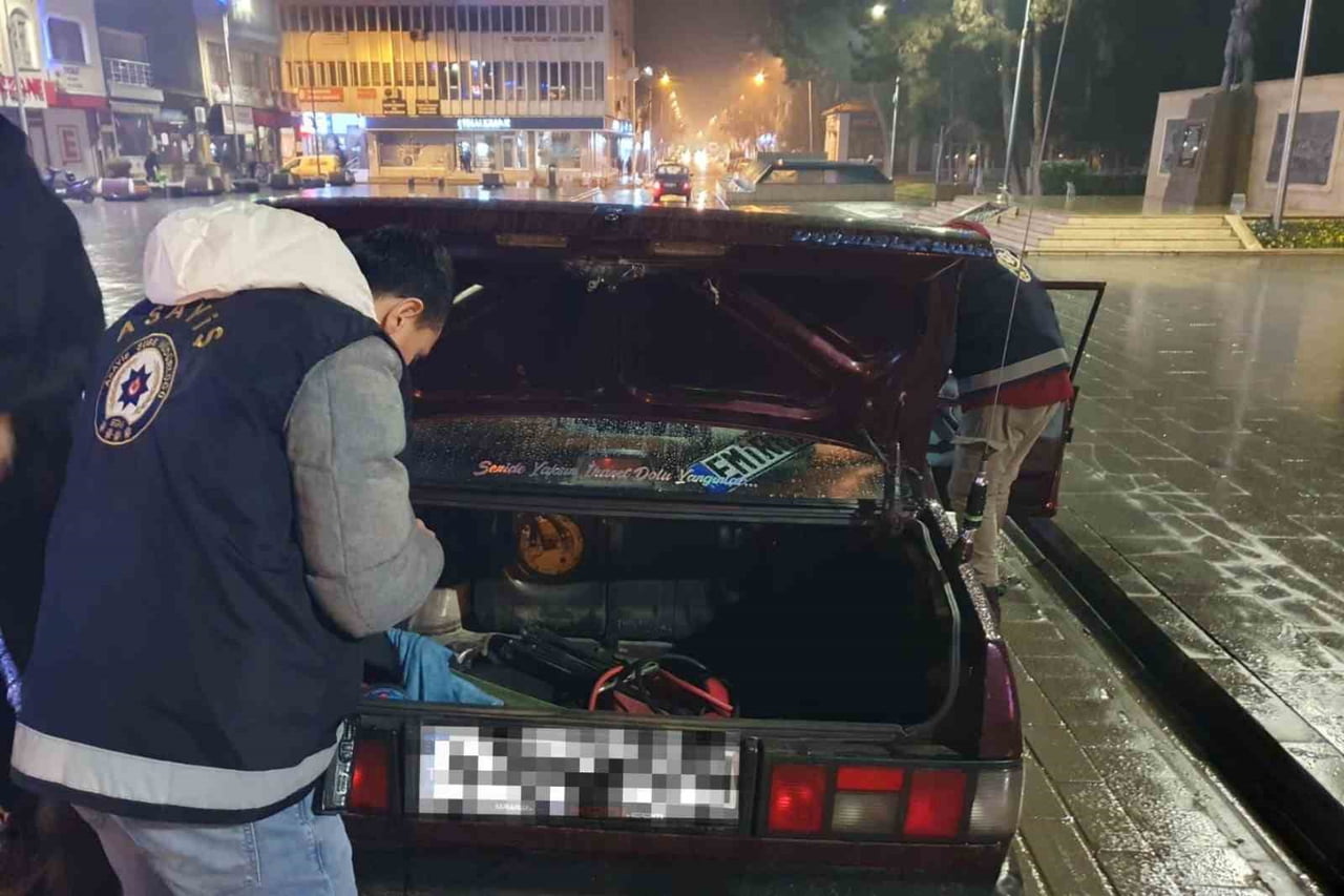 KASTAMONU’NUN TAŞKÖPRÜ İLÇESİNDE İL EMNİYET MÜDÜRLÜĞÜ EKİPLERİNCE YILBAŞI ÖNCESİNDE DENETİM...