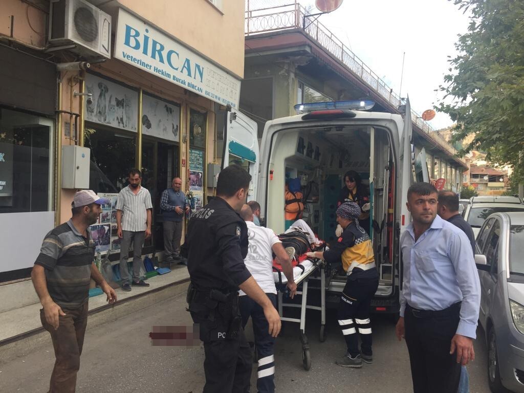 KASTAMONU’NUN TOSYA İLÇESİNDE 3’ÜNCÜ KATTAKİ BALKONDAN DÜŞMESİ SONUCU HAYATINI KAYBEDEN 18...