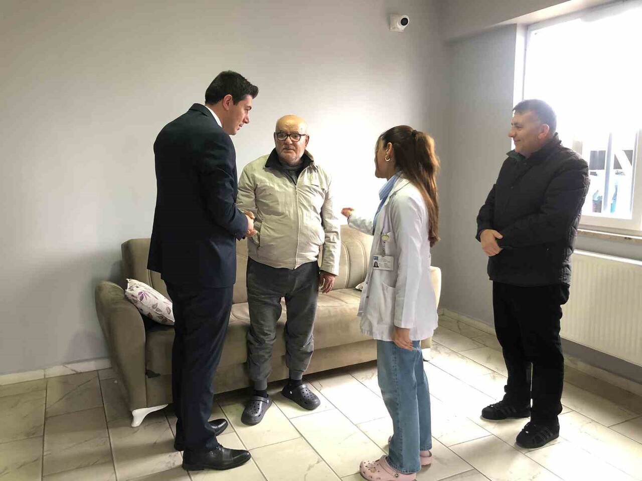 KAYMAKAM FATİH ERDOĞAN’DAN ÖZEL AKASYA BAKIM MERKEZİ’NE ZİYARET