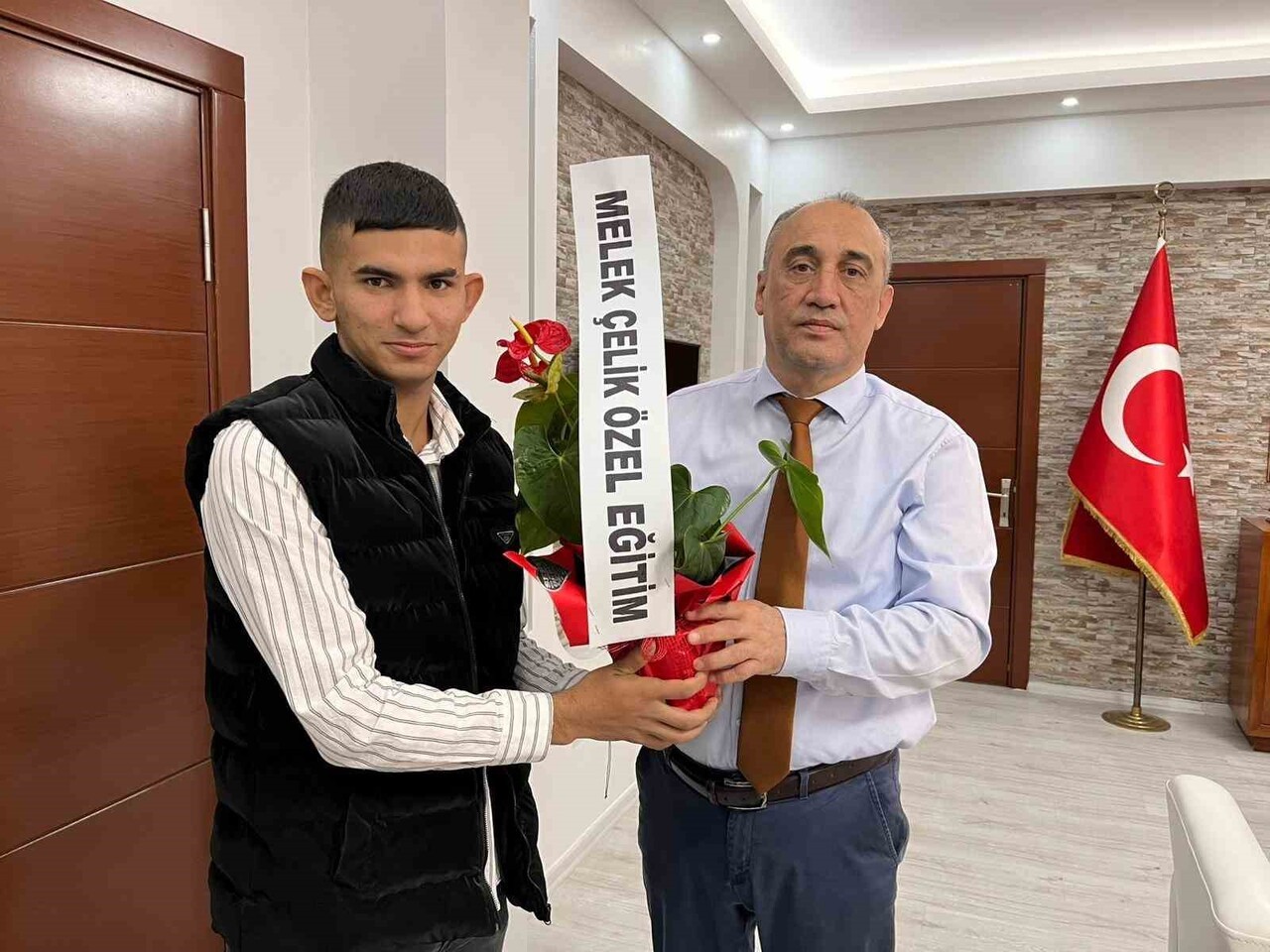 KAYMAKAM İLHAN, ÖZEL ÖĞRENCİLERİ AĞIRLADI