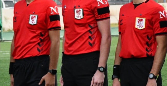 KAYSERİ'DEN 7 HAKEM, BAHİS OYNADIĞI GEREKÇESİ İLE PFDK'YA SEVK EDİLDİ.