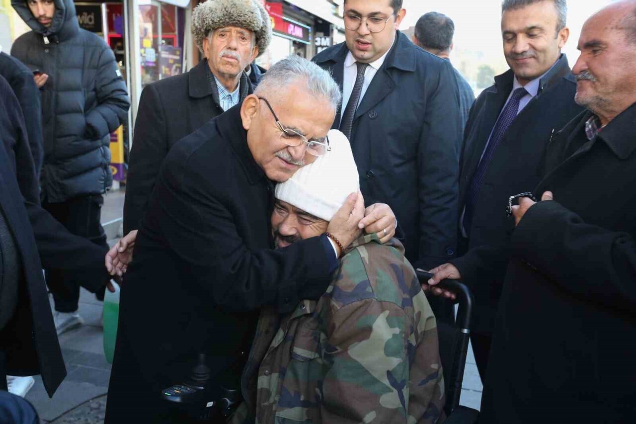 KAYSERİ BÜYÜKŞEHİR BELEDİYE BAŞKANI DR. MEMDUH BÜYÜKKILIÇ; 3 ARALIK DÜNYA ENGELLİLER GÜNÜ...