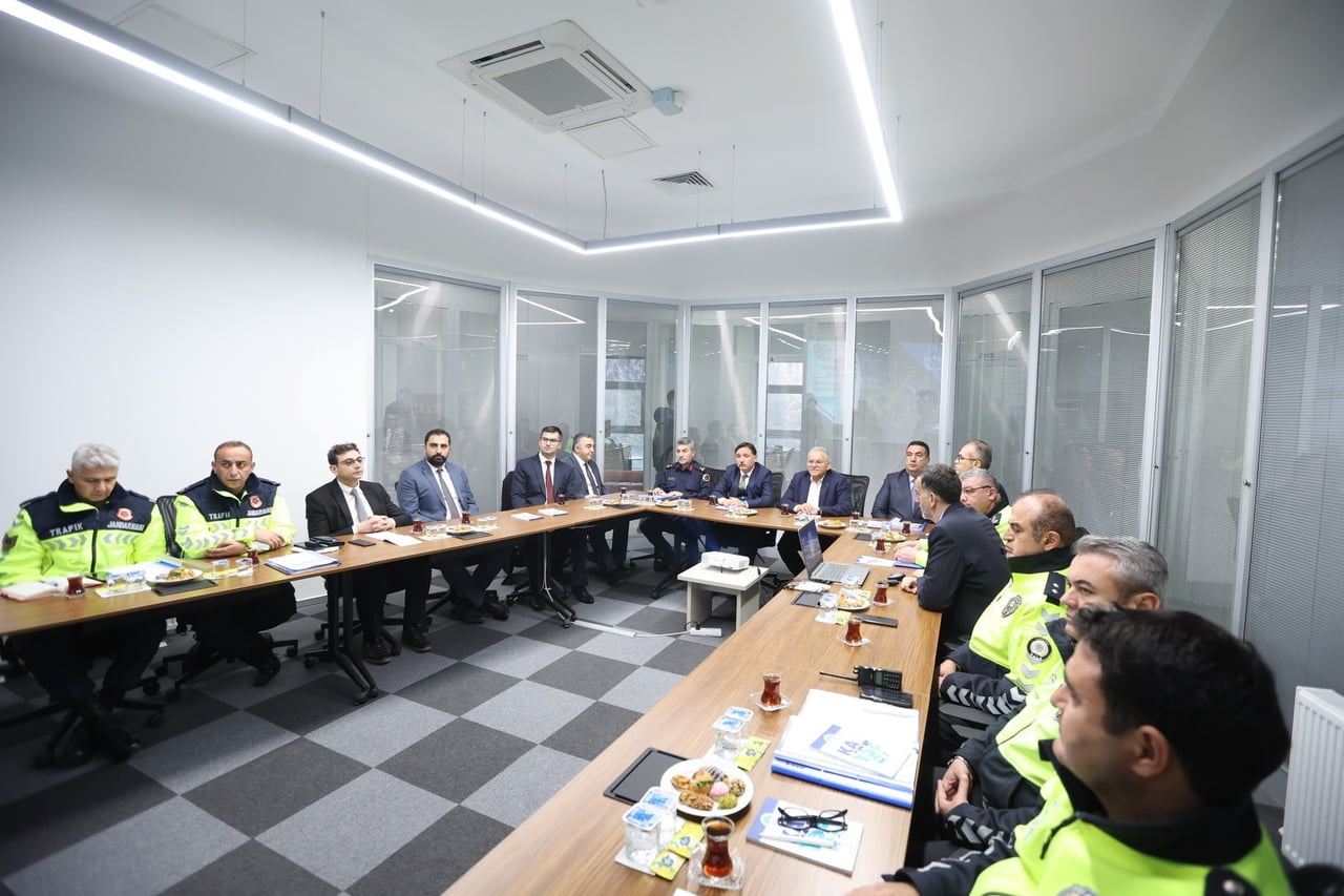 KAYSERİ BÜYÜKŞEHİR BELEDİYE BAŞKANI DR. MEMDUH BÜYÜKKILIÇ; ŞEHRİN ULAŞIM AĞININ KALBİ KONUMUNDAKİ...