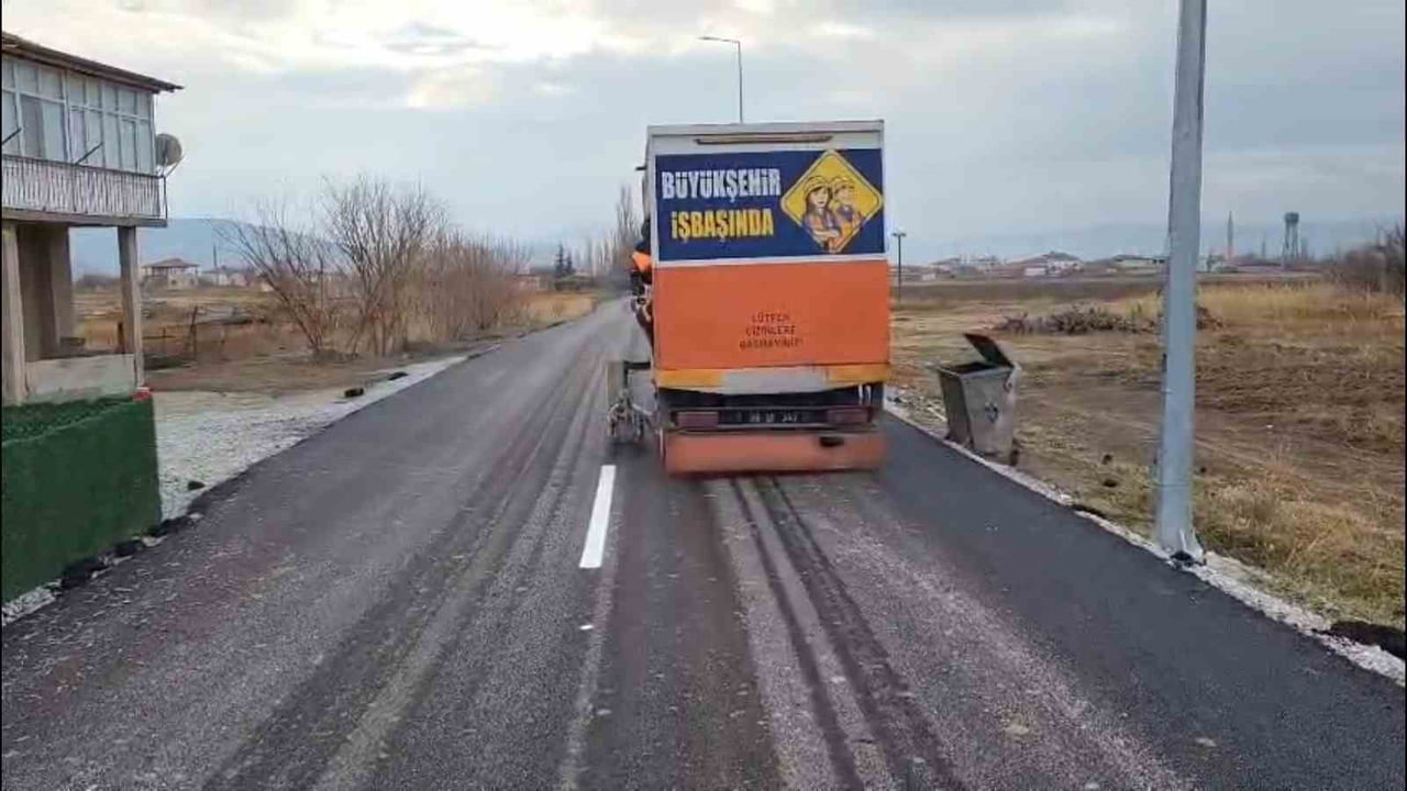 KAYSERİ BÜYÜKŞEHİR BELEDİYESİ; KIRSAL BÖLGELERDE YOL YAPIM VE ASFALT YENİLEME ÇALIŞMALARI...