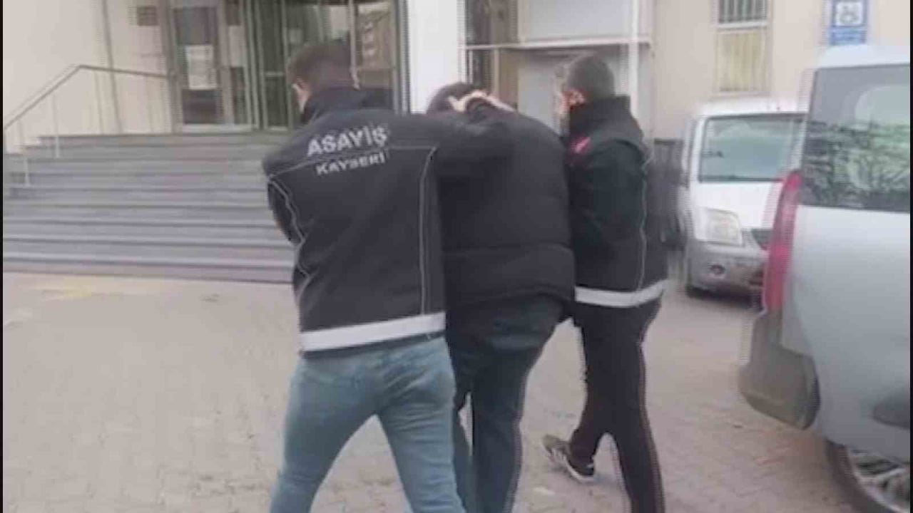KAYSERİ’DE POLİS EKİPLERİ TARAFINDAN YAPILAN ÇALIŞMALARDA 11 YIL 6 AY KESİNLEŞMİŞ HAPİS CEZASI İLE...