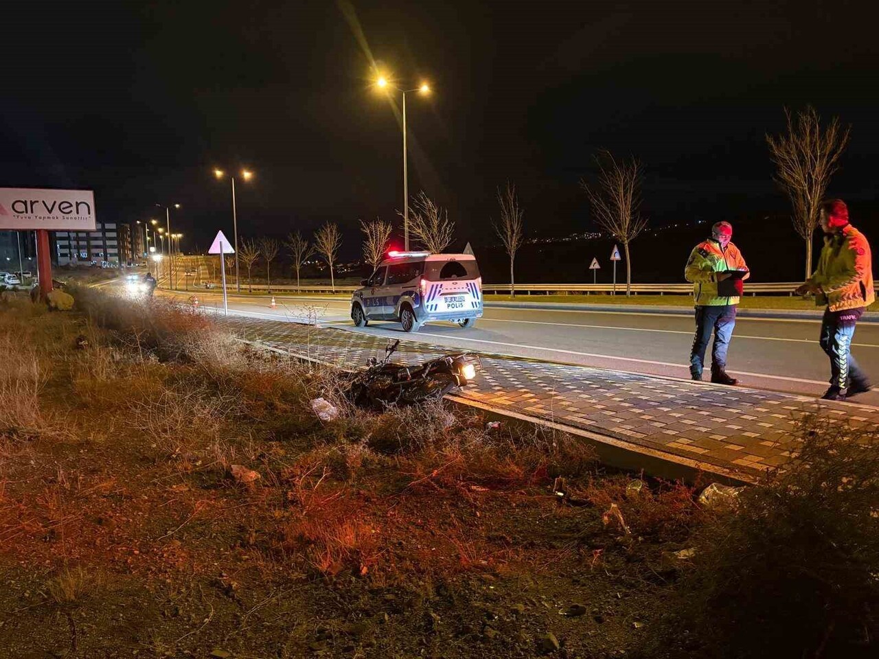 KAYSERİ’NİN TALAS İLÇESİNDE POLİS EKİPLERİNİN ‘DUR’ İHTARINA UYMAYAN MOTOSİKLET SÜRÜCÜSÜ TERS YÖNE...