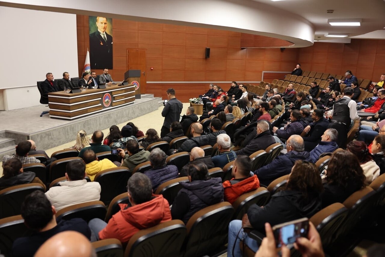 KAYSERİ VALİSİ GÖKMEN ÇİÇEK, NEVŞEHİR REHBERLER ODASI BAŞKANI ÖZAY ONUR VE REHBERLER ODASI’NA...