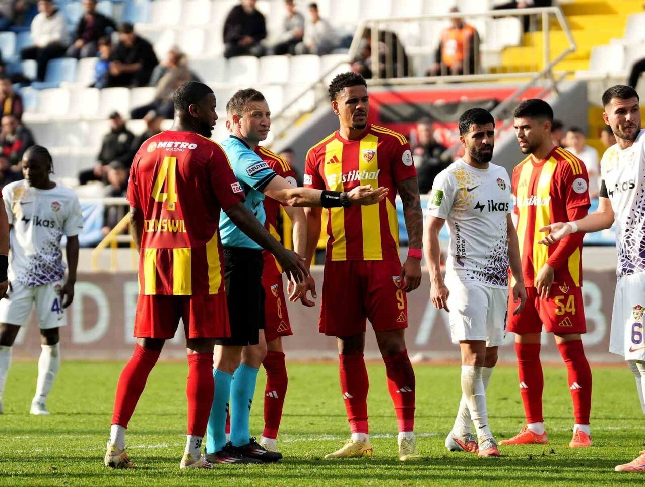 KAYSERİSPOR, BU SEZON SÜPER LİG’DE 7. KEZ SAHADAN BERABERLİKLE AYRILDI.