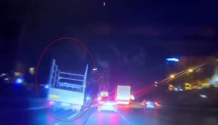 KAZA BAŞKA BİR ARACIN KAMERASINA SANİYE SANİYE YANSIDI.