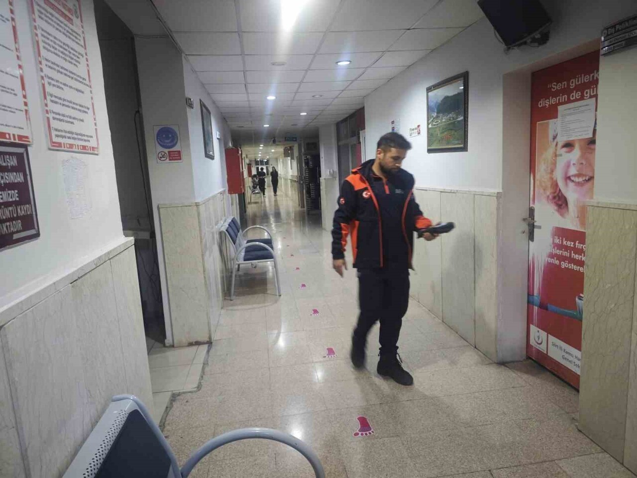 KBRN EKİBİ, GEREKLİ ÖNLEMLERİ ALARAK HASTANEDE KONTROLLER GERÇEKLEŞTİRDİ.