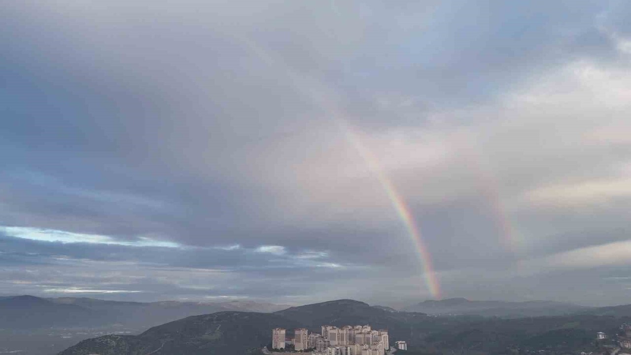 KESTEL SEMALARINDA YAĞMUR YOKKEN GÖKKUŞAĞI OLUŞTU