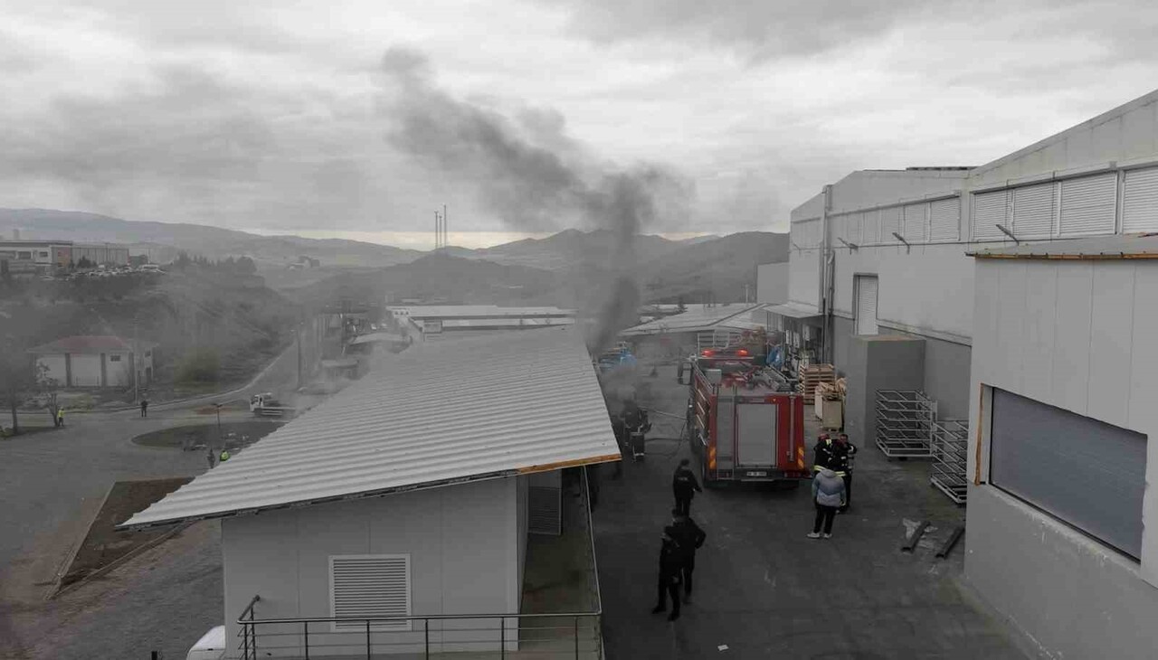 KIRIKKALE'DE AYNI OSB'DE ÇIKAN İKİNCİ YANGIN KONTROL ALTINA ALINDI