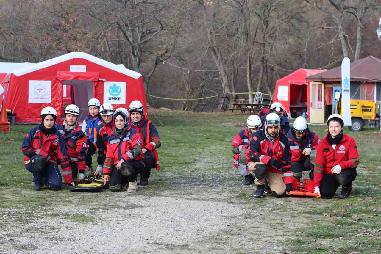 KIRKLARELİ İL SAĞLIK MÜDÜRLÜĞÜ BÜNYESİNDE DÜZENLENEN ULUSAL MEDİKAL KURTARMA EKİBİ (UMKE) TEMEL...