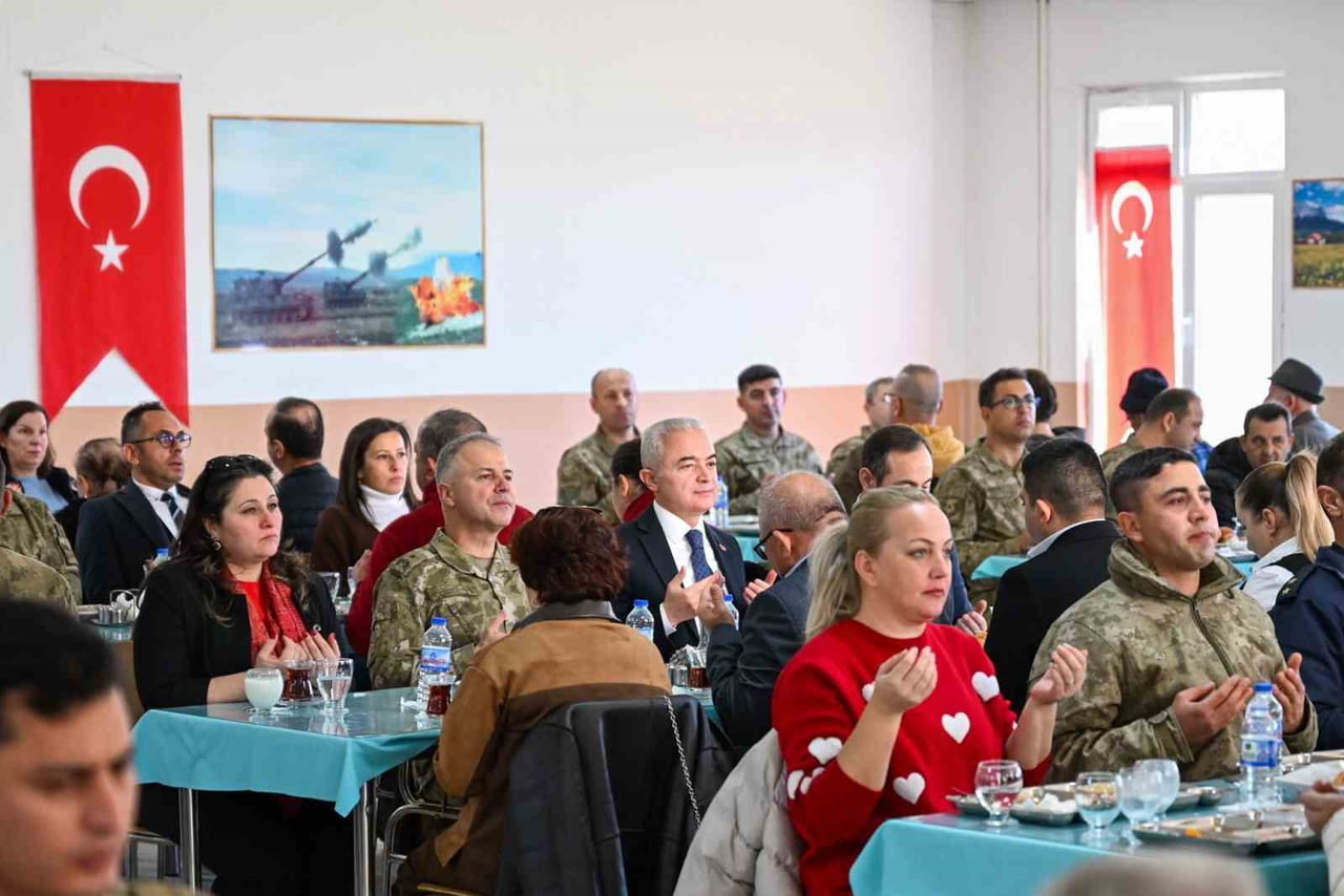 KIRKLARELİ VALİSİ UĞUR TURAN, LÜLEBURGAZ KAYMAKAMI KEMAL YILDIZ VE 65. MEKANİZE PİYADE TUGAY...