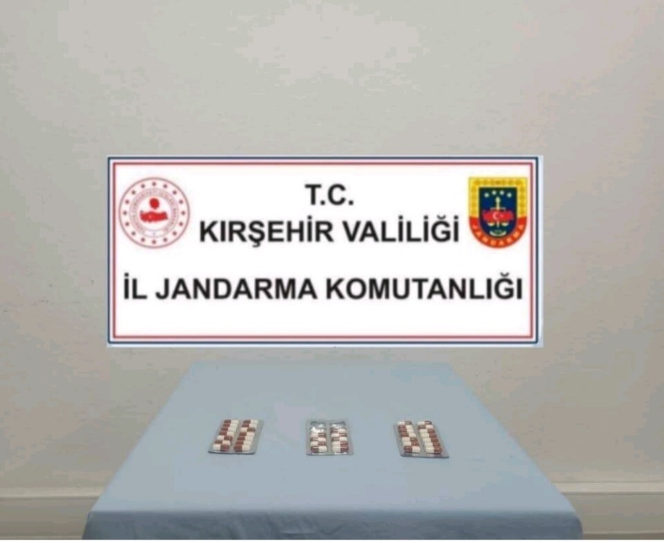 KIRŞEHİR'DE JANDARMA UYARICI HAP ELE GEÇİRDİ