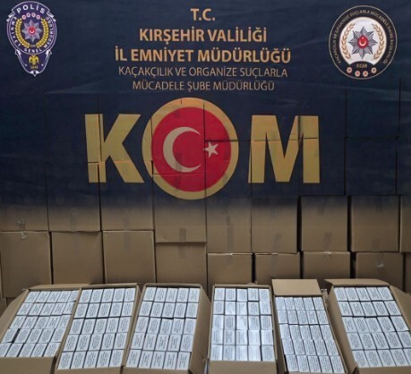 KIRŞEHİR İL EMNİYET MÜDÜRLÜĞÜ EKİPLERİ, KAÇAKÇILIK OPERASYONUNDA 1 MİLYON MAKARON ELE...