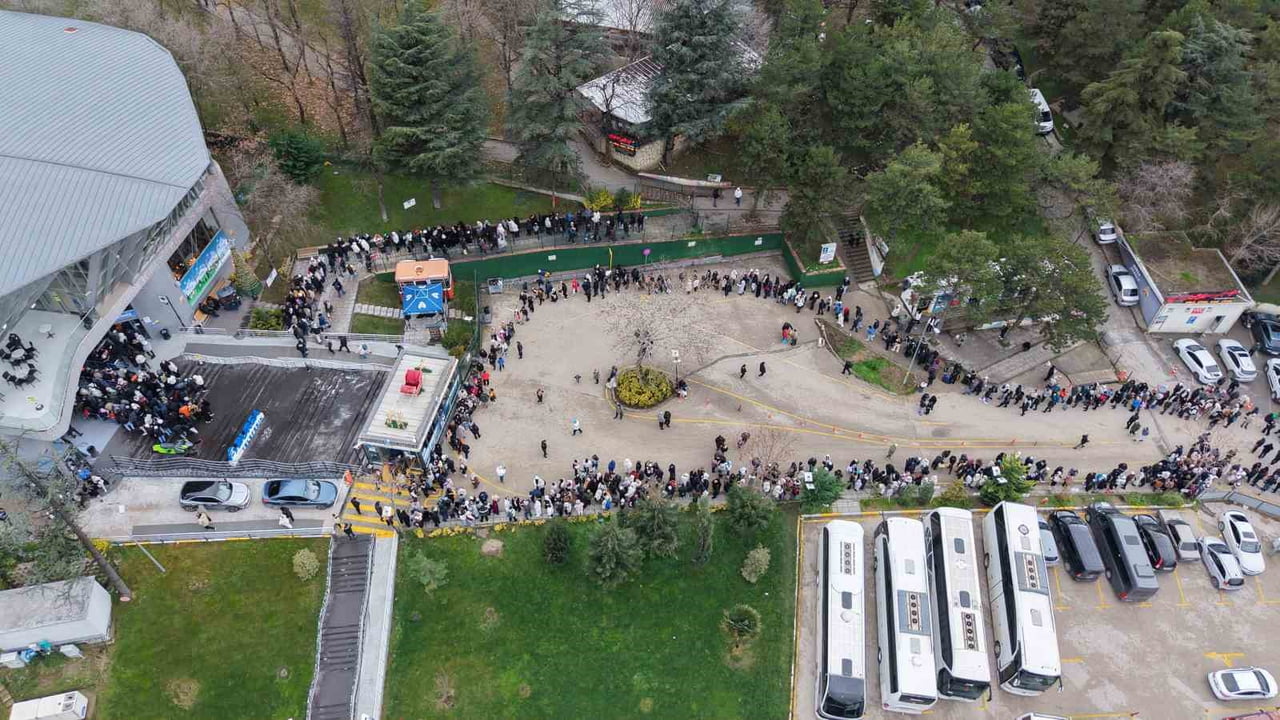 KIŞ TURİZMİNİN GÖZDE MERKEZLERİNDEN ULUDAĞ’A HAFTA SONU ÇIKMAK İSTEYENLER, SABAHIN ERKEN...