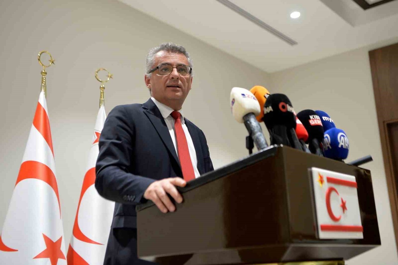 KKTC CUMHURBAŞKANI TUFAN ERHÜRMAN, YAPTIĞI ÜÇLÜ GÖRÜŞMENİN ARDINDAN AÇIKLAMALARDA...