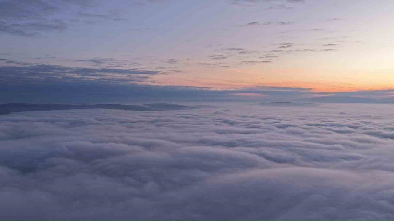 KOCAELİ'DE SABAH SAATLERİNDEN İTİBAREN ETKİLİ OLAN YOĞUN SİS, ÖZELLİKLE KENTİN YÜKSEK KESİMLERİNDE...