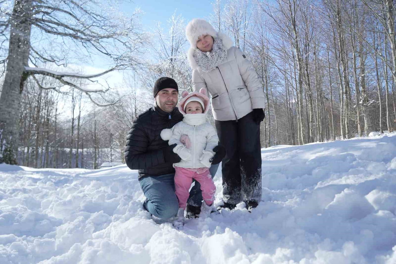 KOCAELİ'DE YAŞANAN KAR YAĞIŞIYLA BİRLİKTE KIŞ TURİZMİN MERKEZİ OLAN KARTEPE YENİDEN BEYAZA...