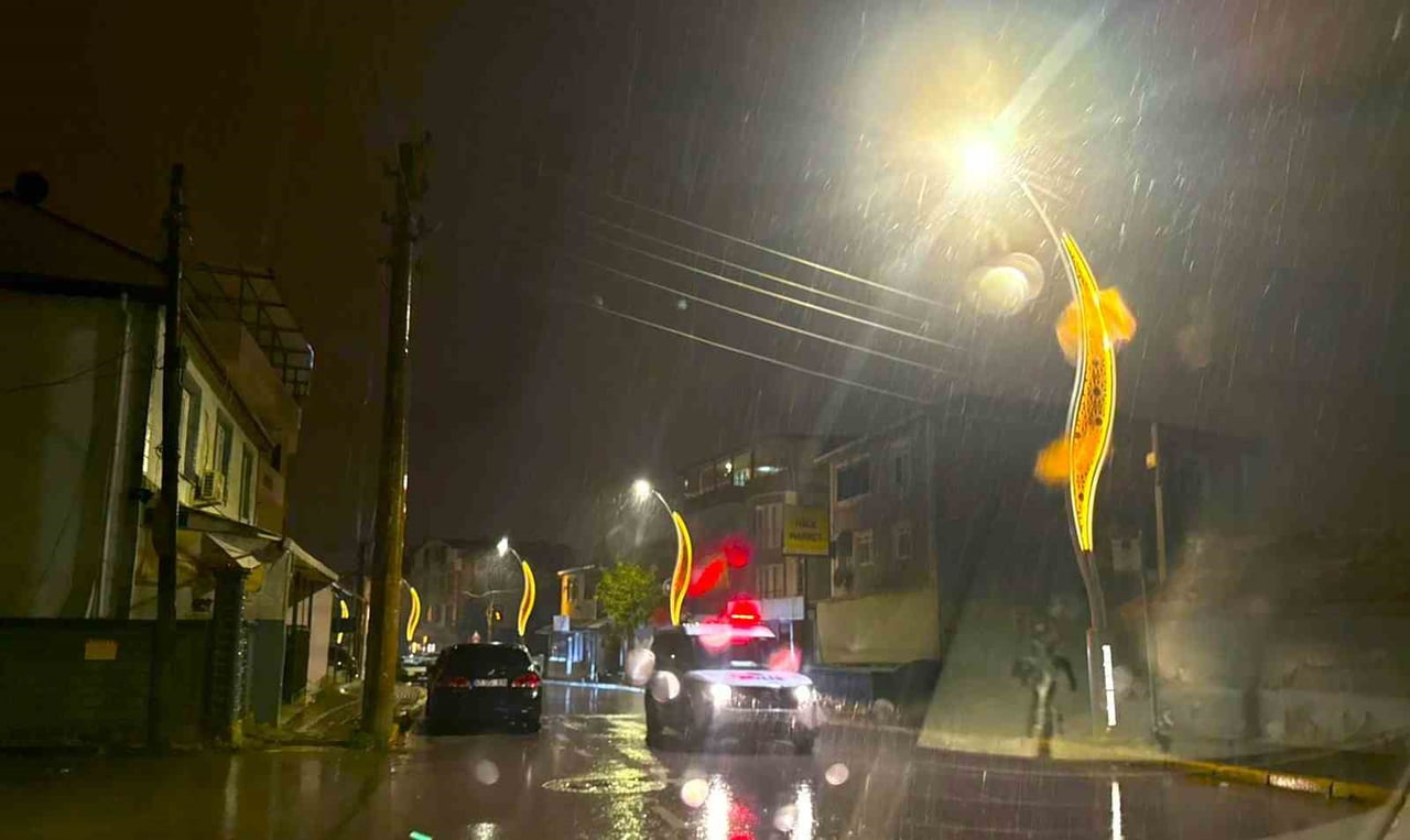 KOCAELİ'NİN DERİNCE İLÇESİNDE, 3 GÜN ÖNCE CEZAEVİNDEN TAHLİYE OLAN ŞAHIS BÜFEDE TAŞKINLIK...