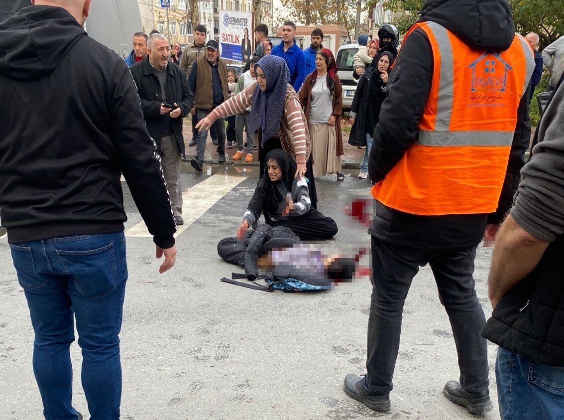 KOCAELİ'NİN GEBZE İLÇESİNDE OKUL ÇIKIŞINDA SERVİS MİNİBÜSÜNÜN ÇARPMASI SONUCU HAYATINI KAYBEDEN 10...