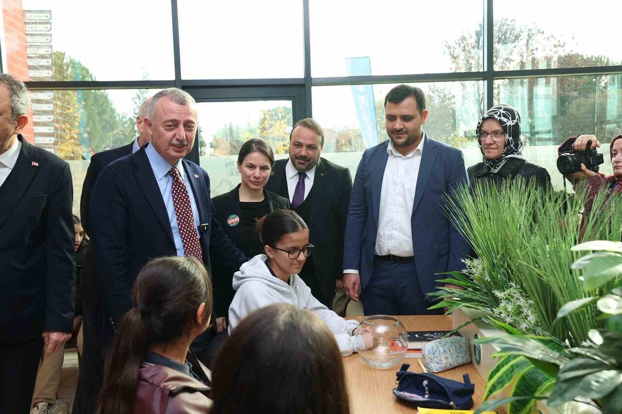 KOCAELİ BÜYÜKŞEHİR BELEDİYE BAŞKANI TAHİR BÜYÜKAKIN, KÜTÜPHANELERİ YENİ NESLİN TALEPLERİ...