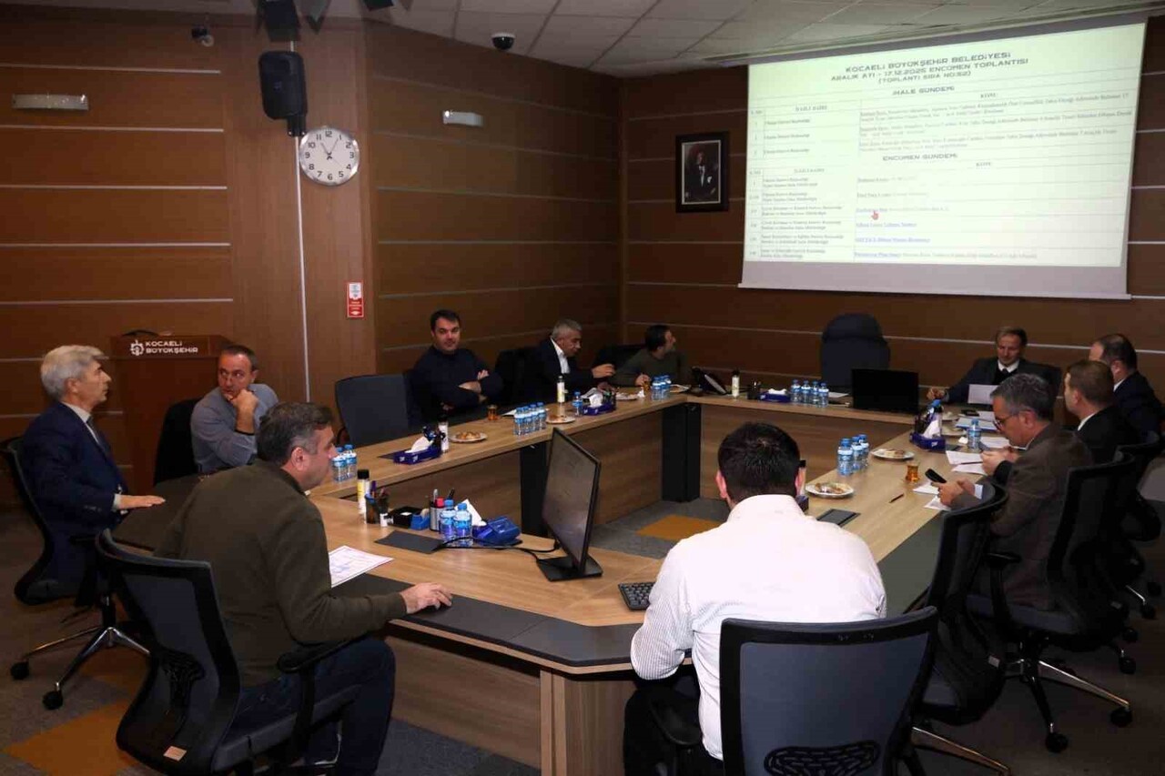 KOCAELİ BÜYÜKŞEHİR BELEDİYESİ ENCÜMEN TOPLANTISINDA, YILBAŞI GECESİ İŞLETMELERİN KAPANIŞ SAATİ...