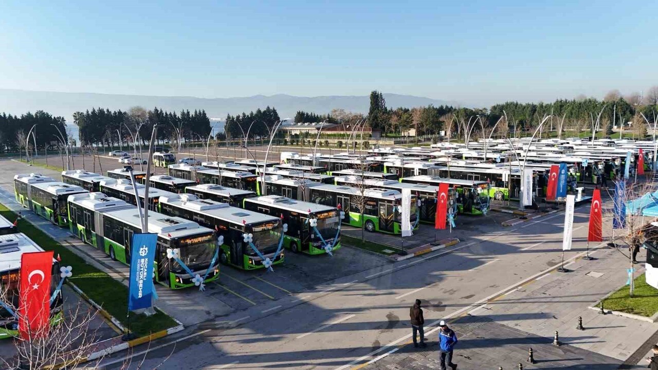 KOCAELİ BÜYÜKŞEHİR BELEDİYESİ, KENT İÇİ ULAŞIMI RAHATLATMAK VE FİLOYU GÜÇLENDİRMEK AMACIYLA SATIN...